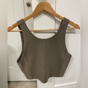 Size 8. Softstreme crop. Nomad